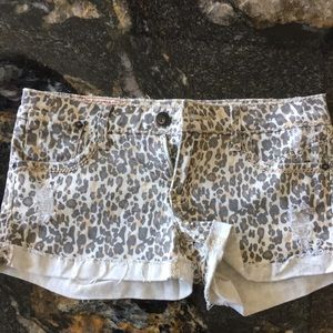 1st Kiss leopard shorts